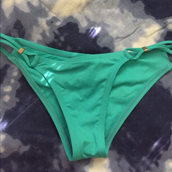 L SPACE TOP - Picture 4 of 4